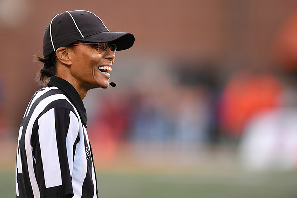 COLLEGE FOOTBALL: OCT 21 Wisconsin at Illinois
