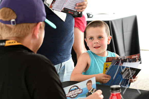 AUTO: JUN 23 NASCAR Camping World Truck Series - Eaton 200 presented by CK Power