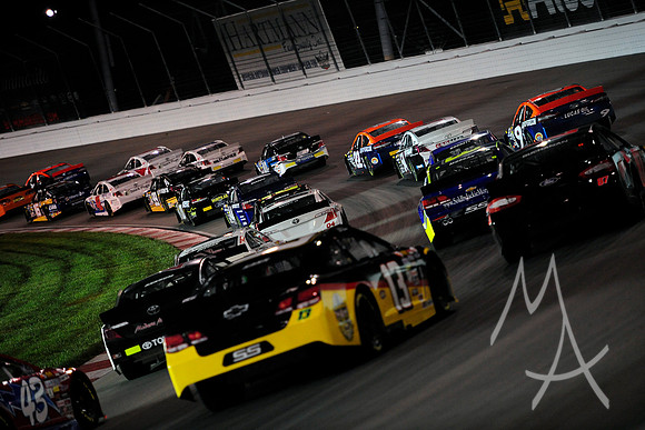 AUTO: AUG 24 K & N Pro Series - Bommarito Automotive Group 500 presented by Valvoline & Axalta