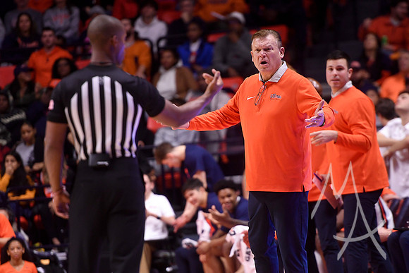 COLLEGE BASKETBALL: NOV 10 Oakland at Illinois