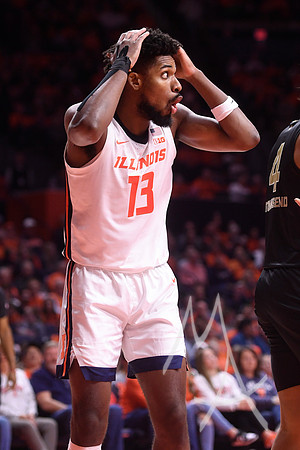 COLLEGE BASKETBALL: NOV 10 Oakland at Illinois