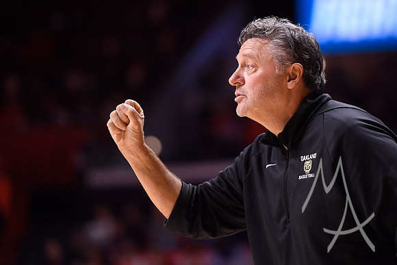 COLLEGE BASKETBALL: NOV 10 Oakland at Illinois