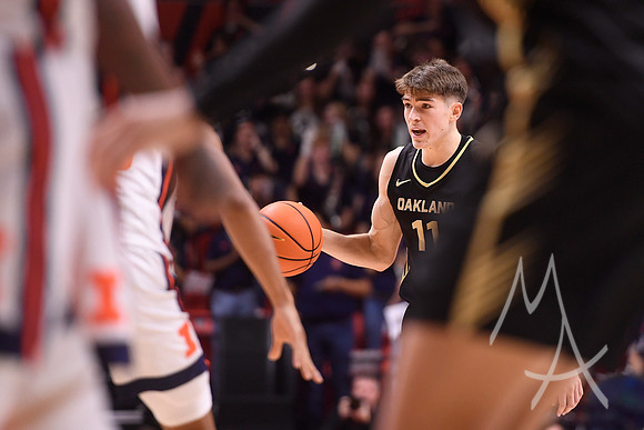COLLEGE BASKETBALL: NOV 10 Oakland at Illinois
