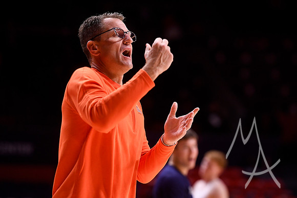 COLLEGE BASKETBALL: NOV 10 Oakland at Illinois