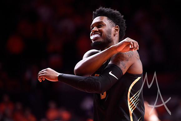 COLLEGE BASKETBALL: NOV 10 Oakland at Illinois