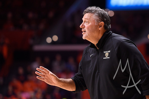 COLLEGE BASKETBALL: NOV 10 Oakland at Illinois
