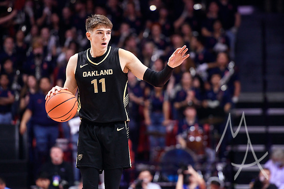 COLLEGE BASKETBALL: NOV 10 Oakland at Illinois