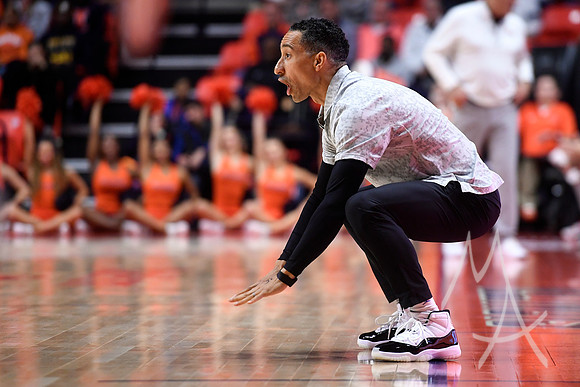 COLLEGE BASKETBALL: NOV 14 Marquette at Illinois