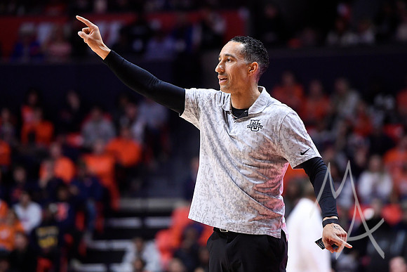 COLLEGE BASKETBALL: NOV 14 Marquette at Illinois