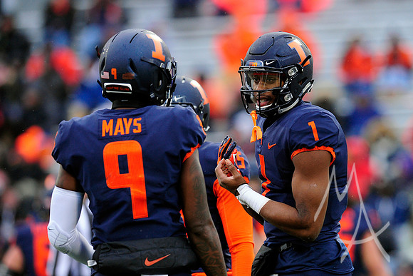 COLLEGE FOOTBALL: NOV 17 Iowa at Illinois