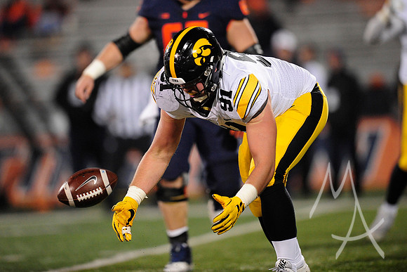 COLLEGE FOOTBALL: NOV 17 Iowa at Illinois
