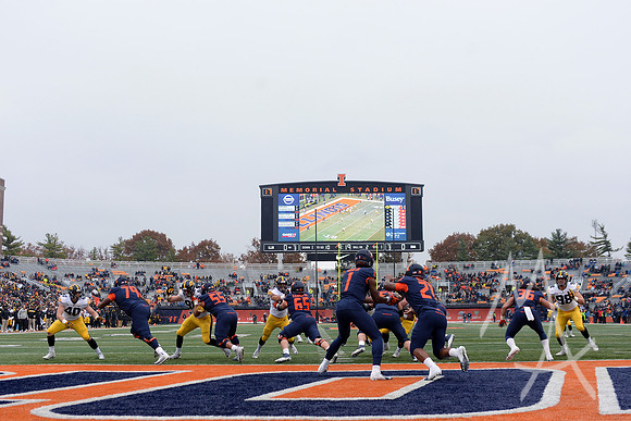 COLLEGE FOOTBALL: NOV 17 Iowa at Illinois
