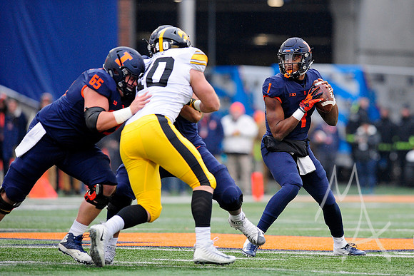 COLLEGE FOOTBALL: NOV 17 Iowa at Illinois