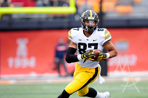 COLLEGE FOOTBALL: NOV 17 Iowa at Illinois