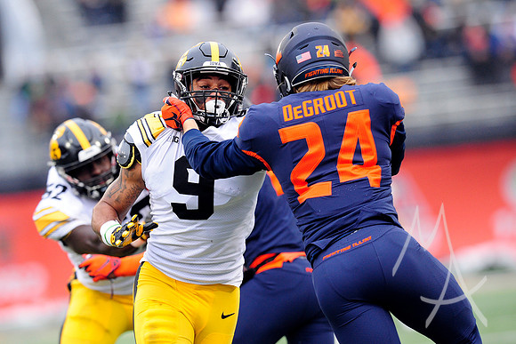 COLLEGE FOOTBALL: NOV 17 Iowa at Illinois