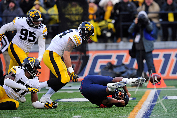 COLLEGE FOOTBALL: NOV 17 Iowa at Illinois
