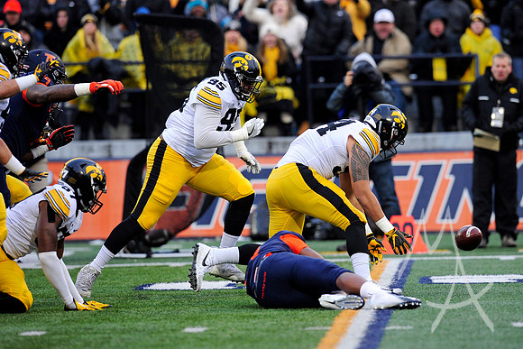 COLLEGE FOOTBALL: NOV 17 Iowa at Illinois