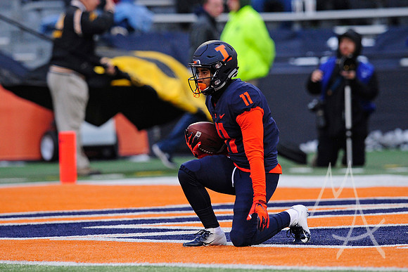 COLLEGE FOOTBALL: NOV 17 Iowa at Illinois