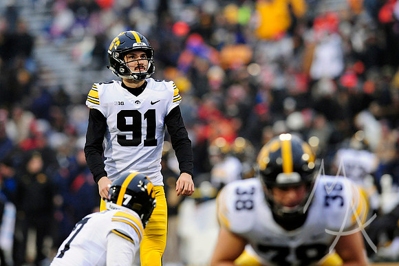COLLEGE FOOTBALL: NOV 17 Iowa at Illinois