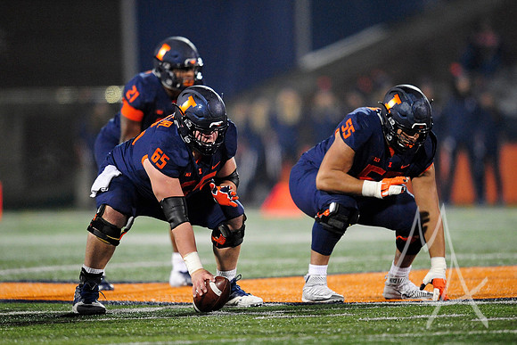 COLLEGE FOOTBALL: NOV 17 Iowa at Illinois
