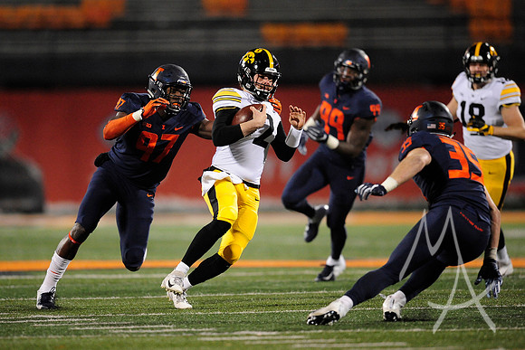 COLLEGE FOOTBALL: NOV 17 Iowa at Illinois