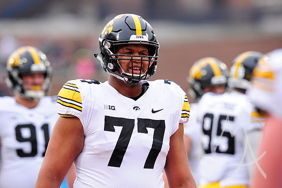 COLLEGE FOOTBALL: NOV 17 Iowa at Illinois