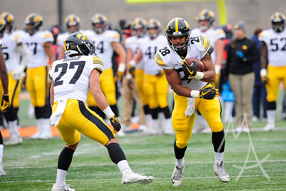 COLLEGE FOOTBALL: NOV 17 Iowa at Illinois