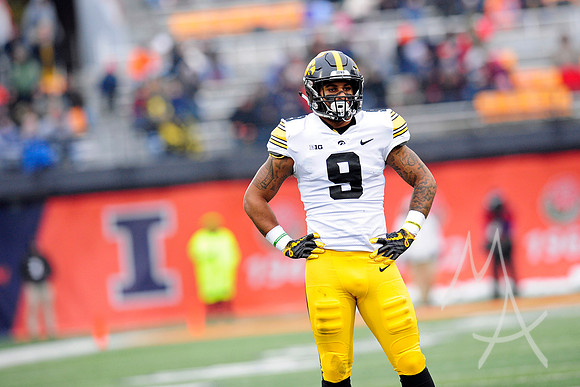 COLLEGE FOOTBALL: NOV 17 Iowa at Illinois