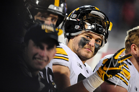 COLLEGE FOOTBALL: NOV 17 Iowa at Illinois