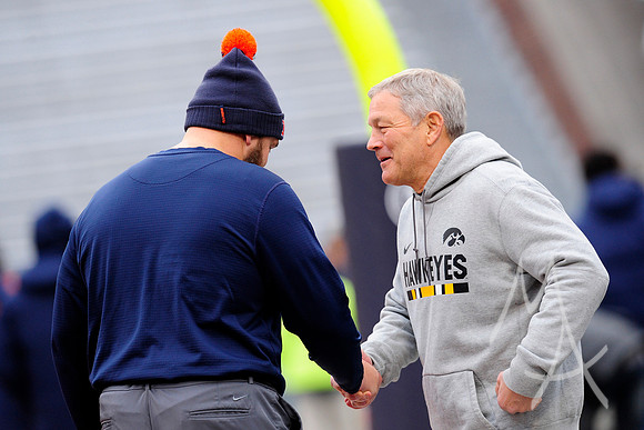 COLLEGE FOOTBALL: NOV 17 Iowa at Illinois