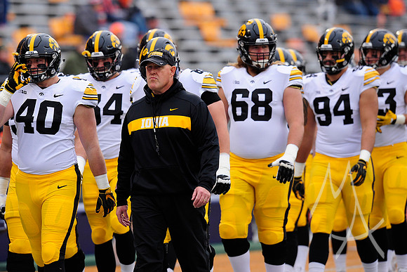 COLLEGE FOOTBALL: NOV 17 Iowa at Illinois