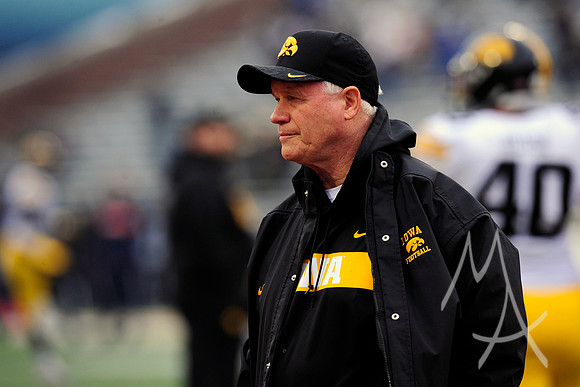 COLLEGE FOOTBALL: NOV 17 Iowa at Illinois