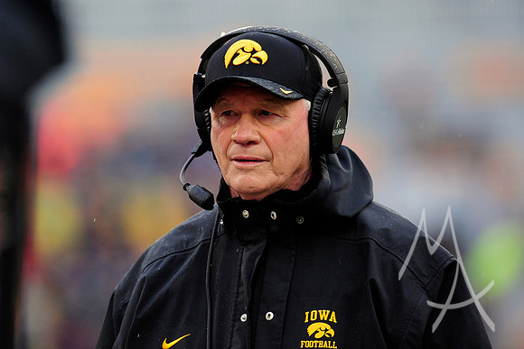 COLLEGE FOOTBALL: NOV 17 Iowa at Illinois