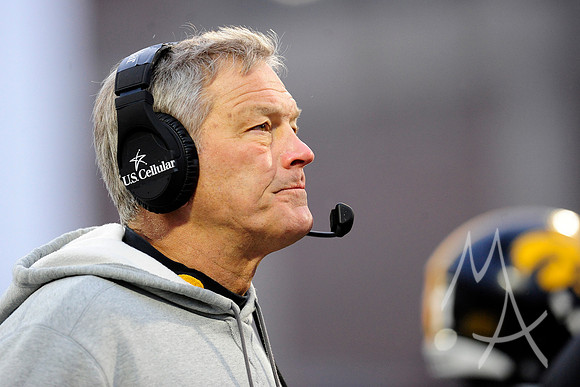 COLLEGE FOOTBALL: NOV 17 Iowa at Illinois