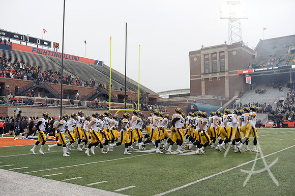 COLLEGE FOOTBALL: NOV 17 Iowa at Illinois