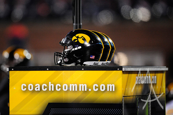 COLLEGE FOOTBALL: NOV 17 Iowa at Illinois