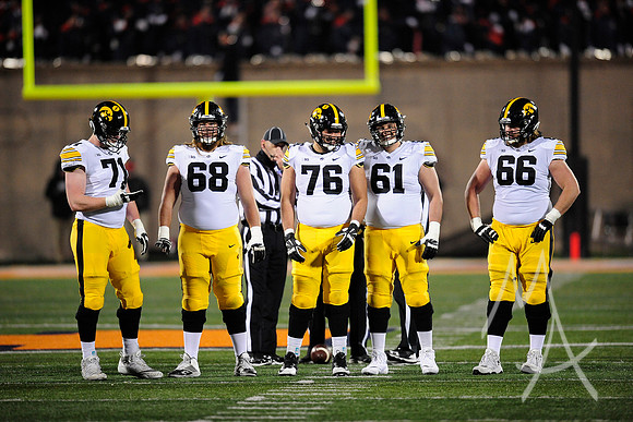 COLLEGE FOOTBALL: NOV 17 Iowa at Illinois