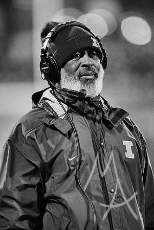 COLLEGE FOOTBALL: NOV 17 Iowa at Illinois