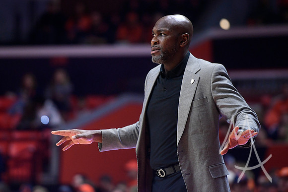 COLLEGE BASKETBALL: NOV 17 Valparaiso at Illinois