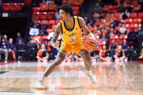 COLLEGE BASKETBALL: NOV 17 Valparaiso at Illinois