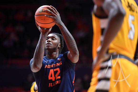 COLLEGE BASKETBALL: NOV 17 Valparaiso at Illinois
