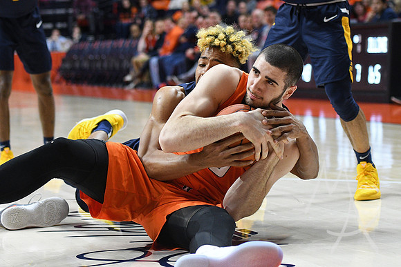 COLLEGE BASKETBALL: DEC 15 East Tennessee State at Illinois