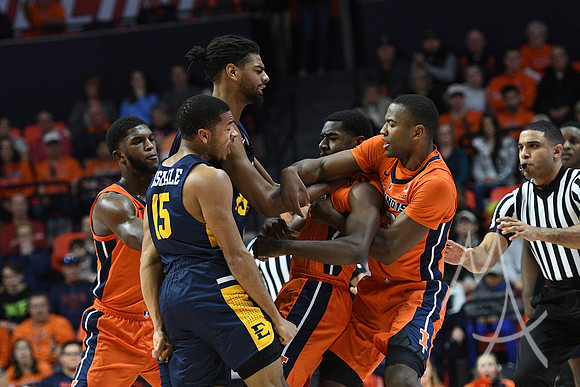 COLLEGE BASKETBALL: DEC 15 East Tennessee State at Illinois