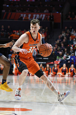 COLLEGE BASKETBALL: DEC 15 East Tennessee State at Illinois