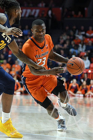 COLLEGE BASKETBALL: DEC 15 East Tennessee State at Illinois
