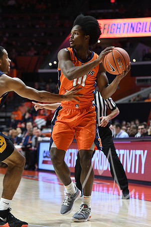COLLEGE BASKETBALL: DEC 15 East Tennessee State at Illinois