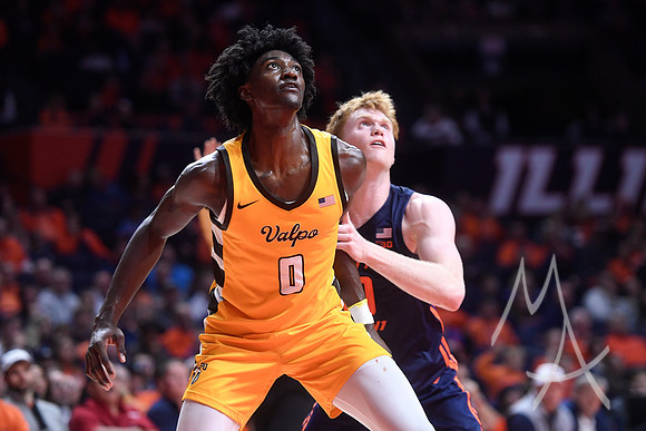 COLLEGE BASKETBALL: NOV 17 Valparaiso at Illinois
