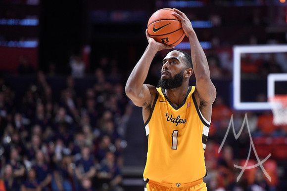 COLLEGE BASKETBALL: NOV 17 Valparaiso at Illinois