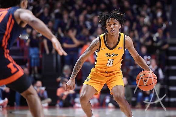 COLLEGE BASKETBALL: NOV 17 Valparaiso at Illinois