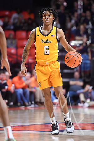 COLLEGE BASKETBALL: NOV 17 Valparaiso at Illinois